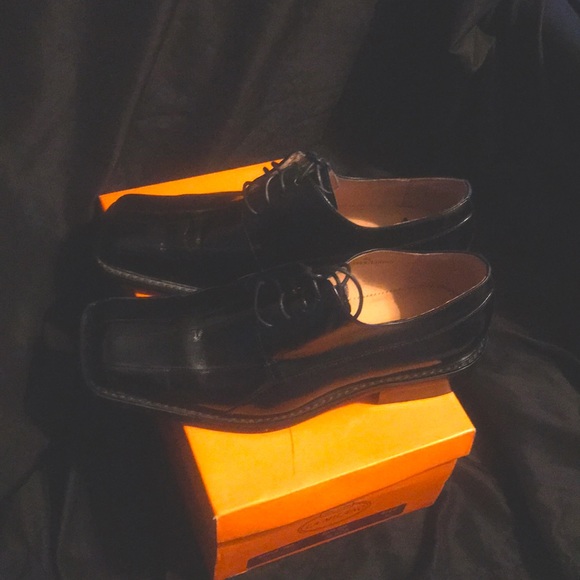 Dress shoes - Picture 2 of 3